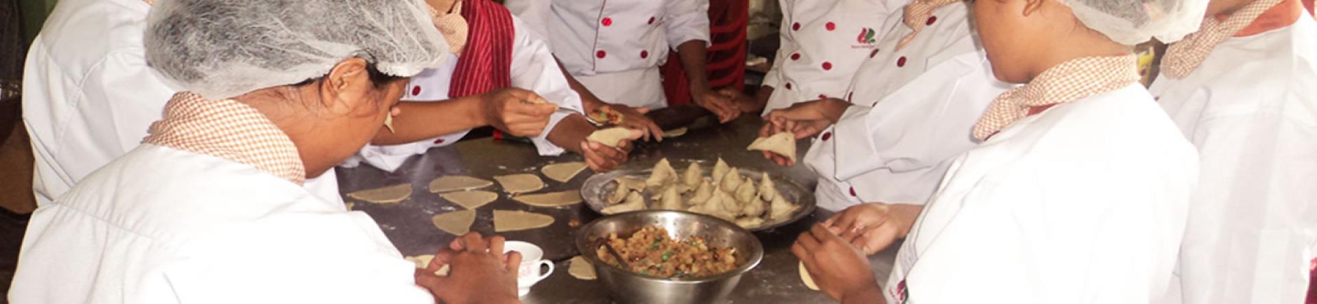 Making samosa